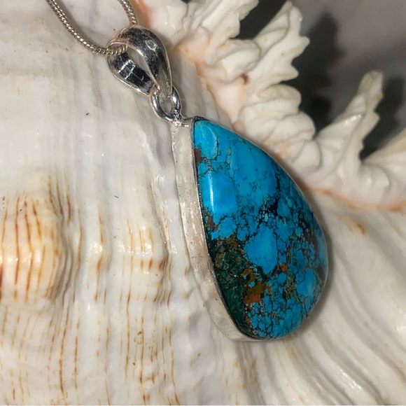 Kingman Turquoise natural gemstone teardrop pendant - Picture 3 of 8